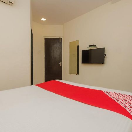 Oyo 10103 Hotel Aviva Мумбаи Экстерьер фото