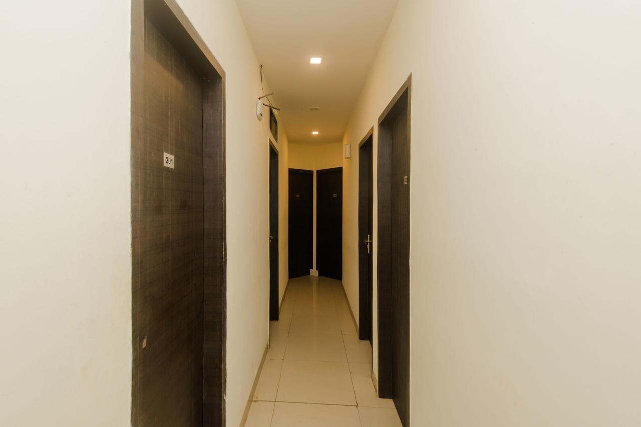 Oyo 10103 Hotel Aviva Мумбаи Экстерьер фото