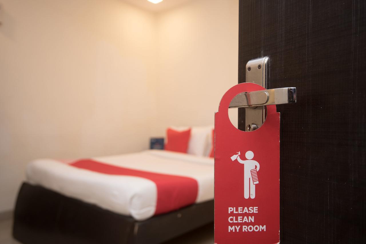 Oyo 10103 Hotel Aviva Мумбаи Экстерьер фото
