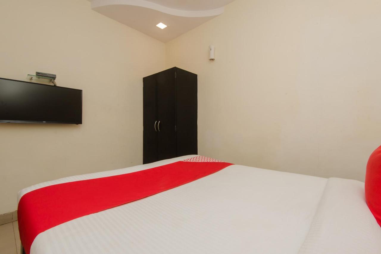 Oyo 10103 Hotel Aviva Мумбаи Экстерьер фото